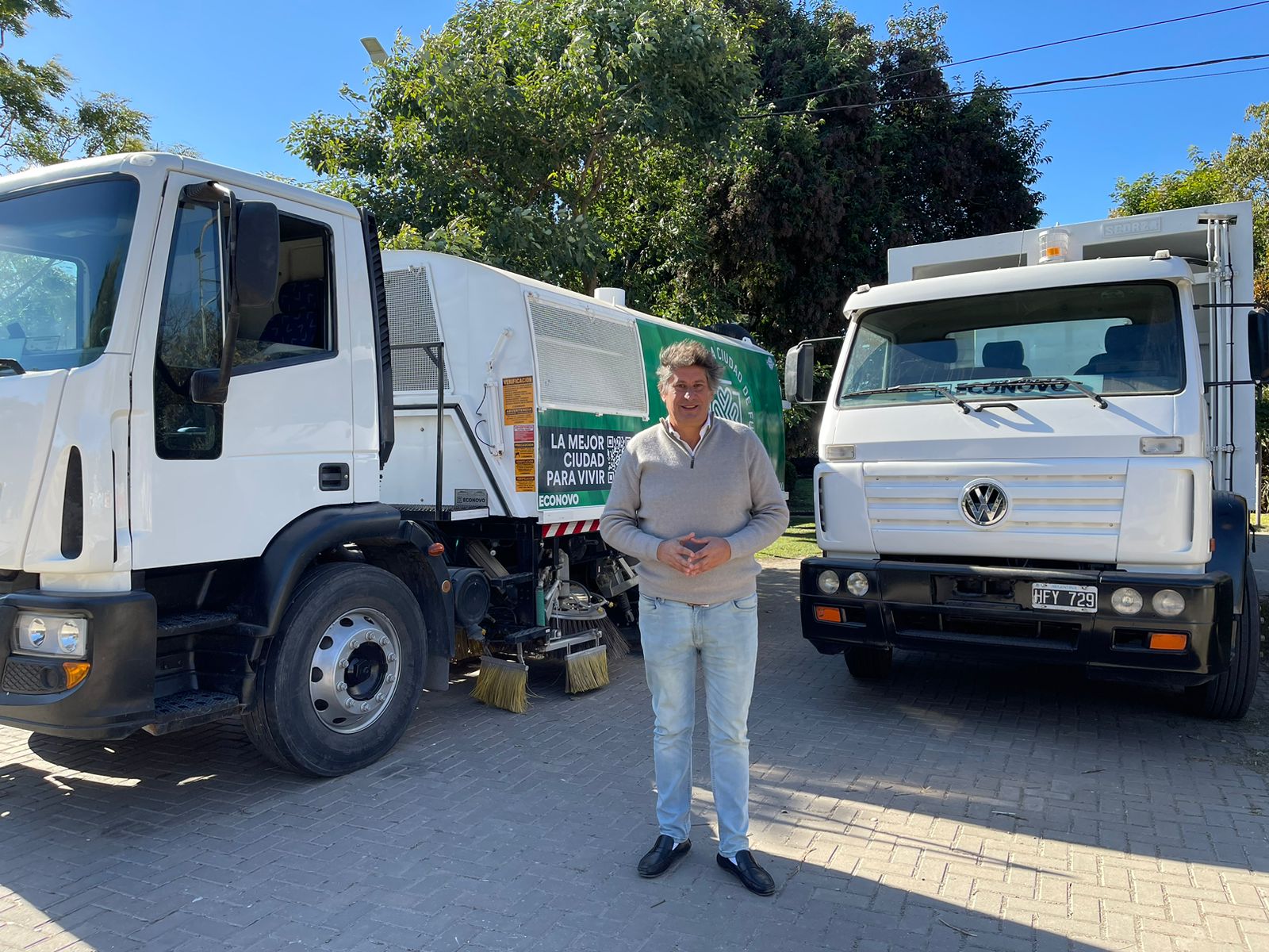 Más servicios: Funes adquirió dos nuevos camiones para la flota municipal